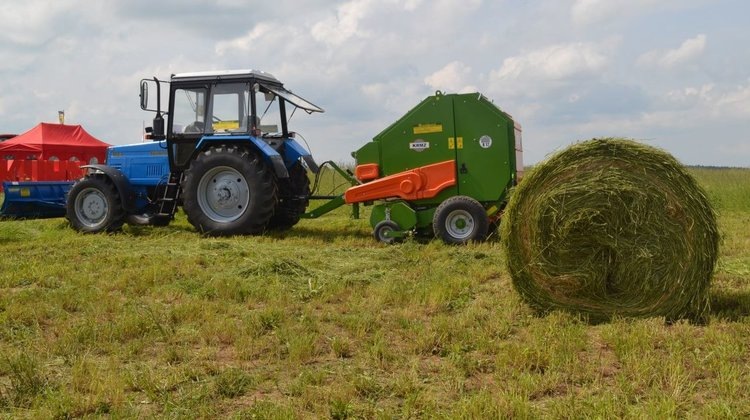    В исследованиях многолетних кормовых культур задействуют технику КРМЗ