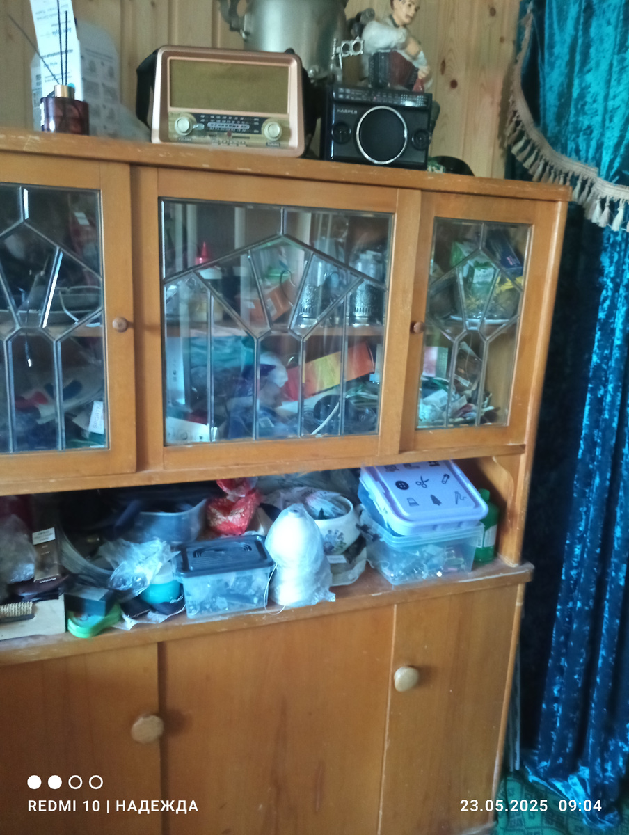 Надо заглянуть во всё коробочки... Там где то ещё куча бисера