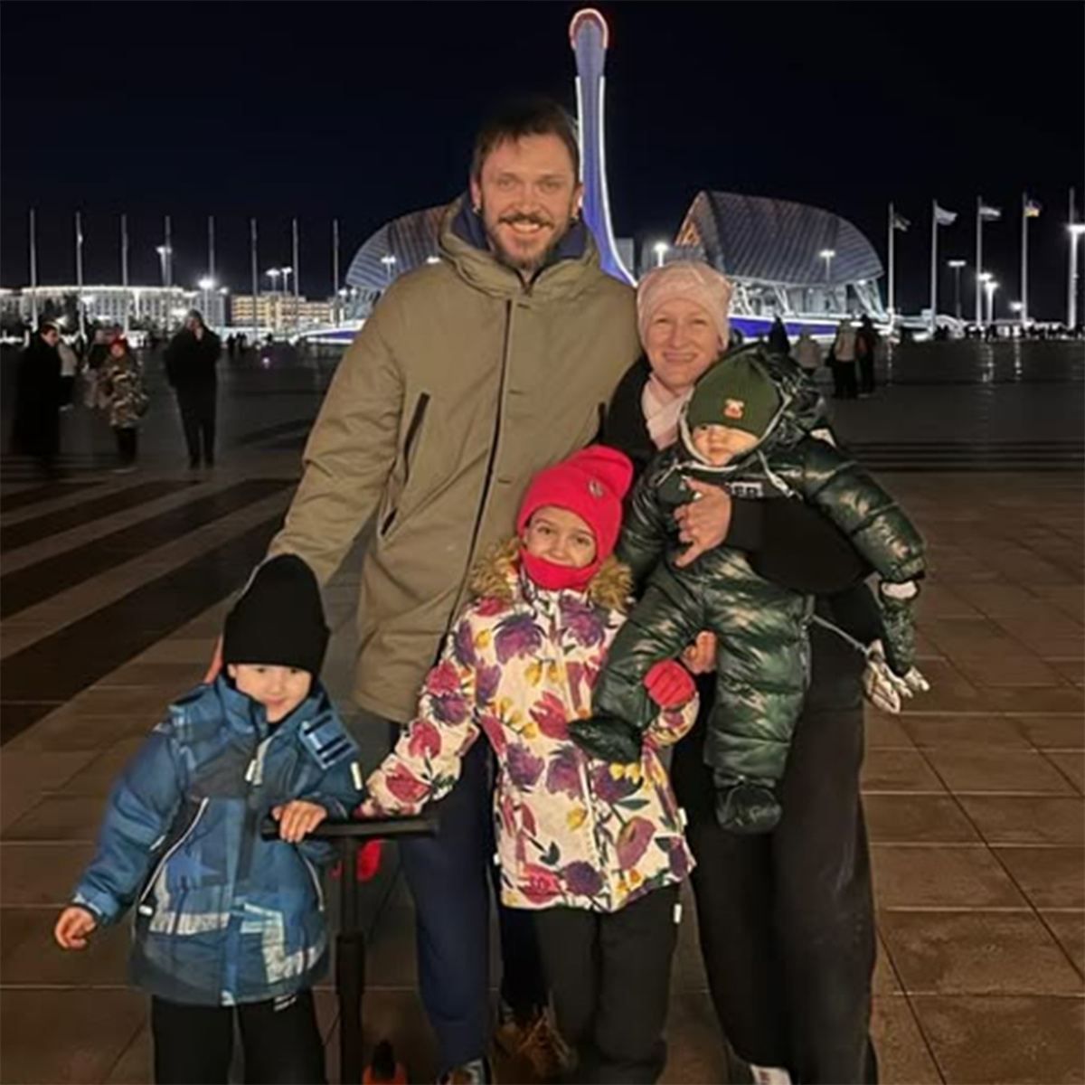 Максим Траньков и Татьяна Волосожар с дочкой и сыновьями. Фото: соцсети Максима Транькова