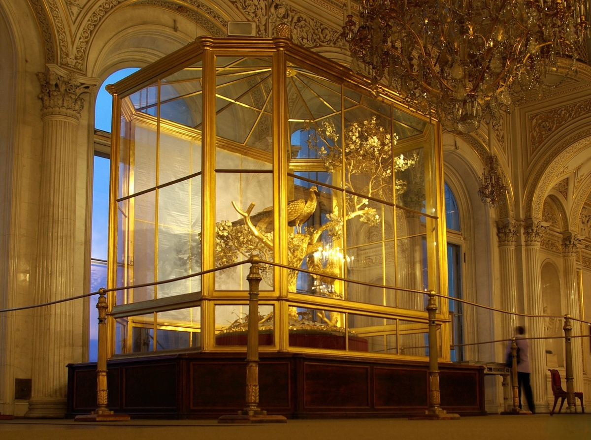 Часы «Павлин» — часовой автомат работы мастерской английского механика Джеймса Кокса и мастера Фредерика Юри