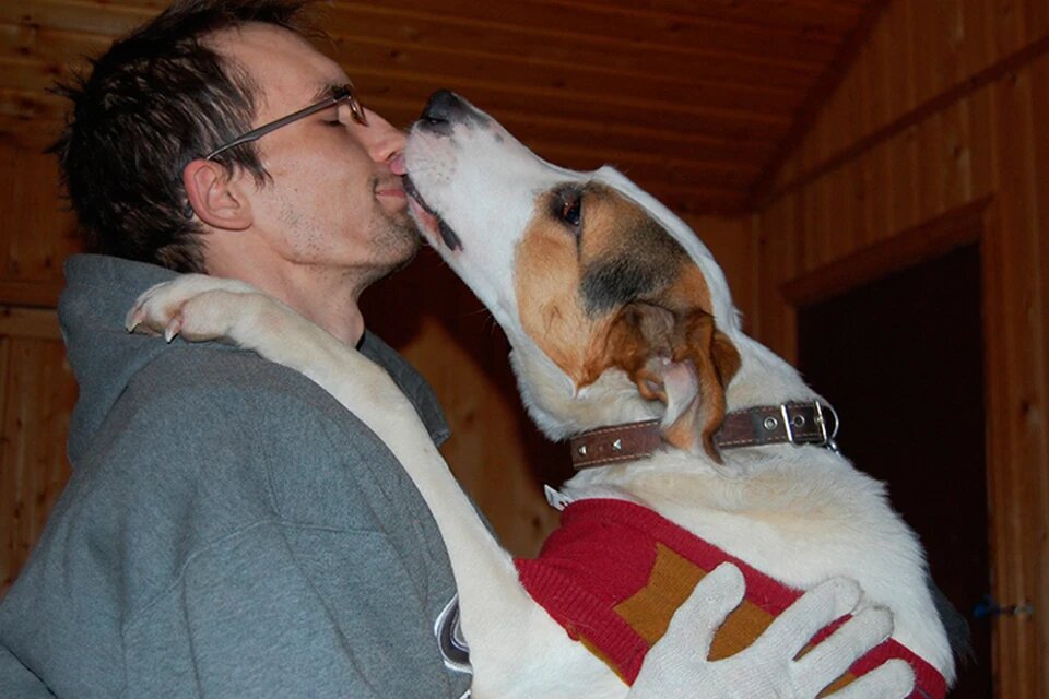 Александр Цинкевич так любит животных, что продал квартиру в городе, чтобы построить приют.