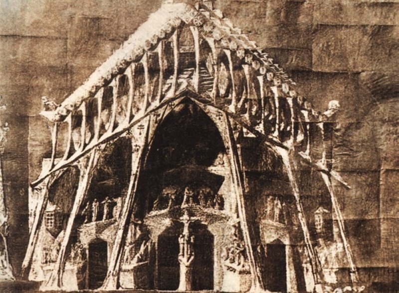 Эскиз фасада Страстей Христовых, выполненный Гауди (1917 г.).Фото : Por Antoni Gaudí - Mª José Gómez Gimeno, La Sagrada Familia, Mundo Flip Ediciones (2006), ISBN 84-933983-4-9, Dominio público, https://commons.wikimedia.org/w/index.php?curid=4535705