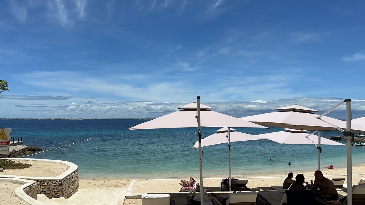 Поездка в Гонконг обернулась визитом на Филиппины в 2024 году