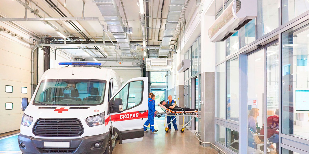 "Скорая за 20 минут и лечение без очередей: новые сроки медпомощи для пенсионеров в 2025 году"