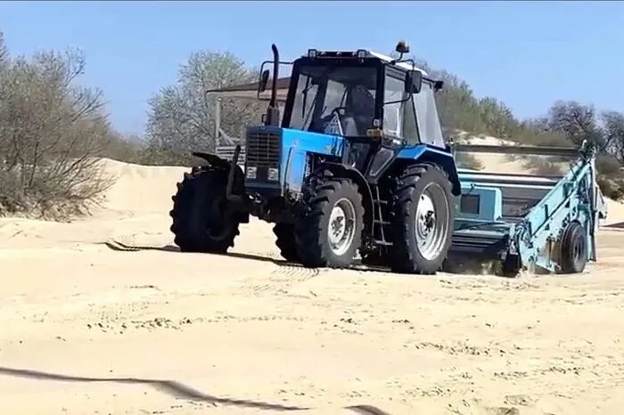 Системная механизированная очистка пляжей ведется с 16 апреля. Фото: Оперштаб Краснодарского края