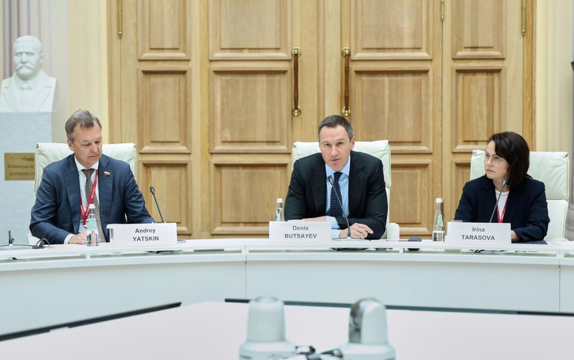 Андрей Яцкин, Денис Буцаев, Ирина Тарасова (Фото: пресс-служба ППК РЭО)