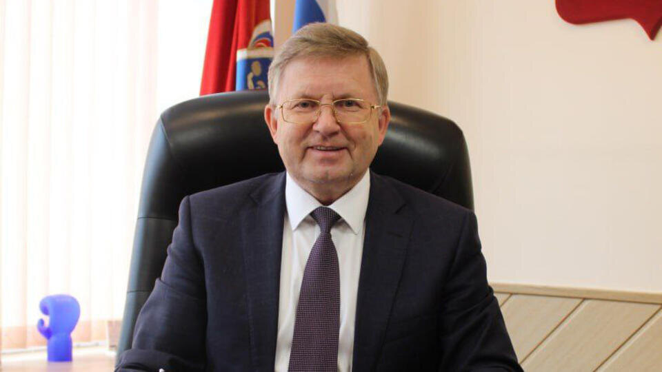 Николай Чесноков. Он умер в голове у Родины-матери.