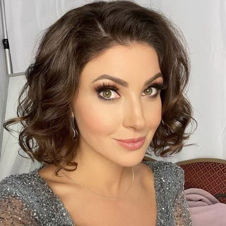     Анастасия Макеева противопоставила себя певцу Shaman