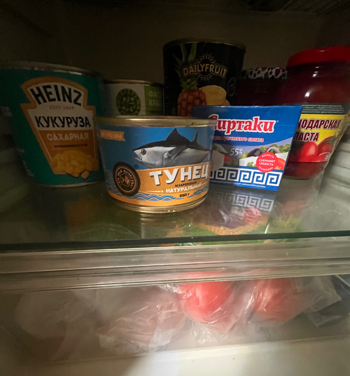 Много банок у меня никогда нет, не люблю когда все заставлено, а потом надо выдумывать что из них готовить. Беру в основном 1-2 шт, когда вижу по акции, но запасы из банок не собираю.