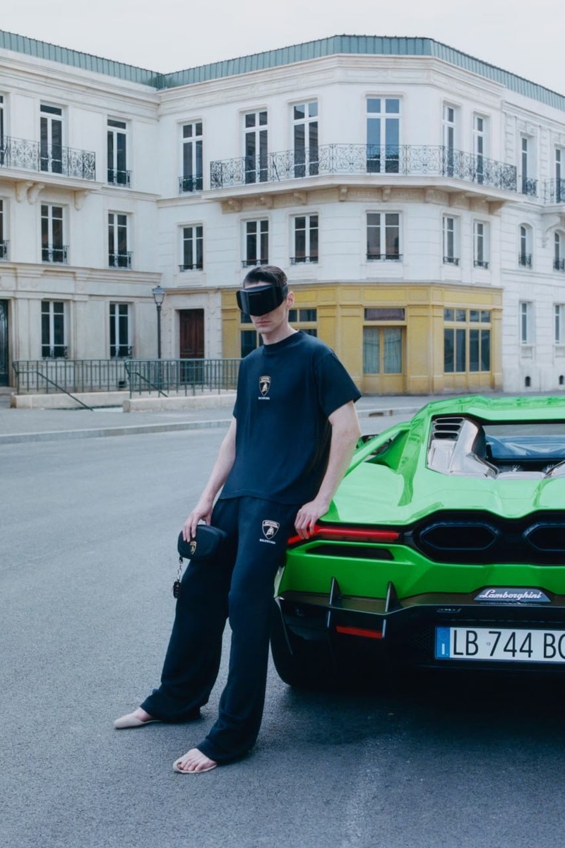 Balenciaga выпустил коллаборацию с Lamborghini»  