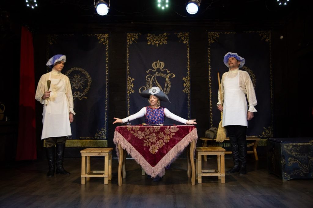 Фото: театр "Хоббитон"📷    Волжан пригласили на «Торт. Коньяк. Наполеон»
