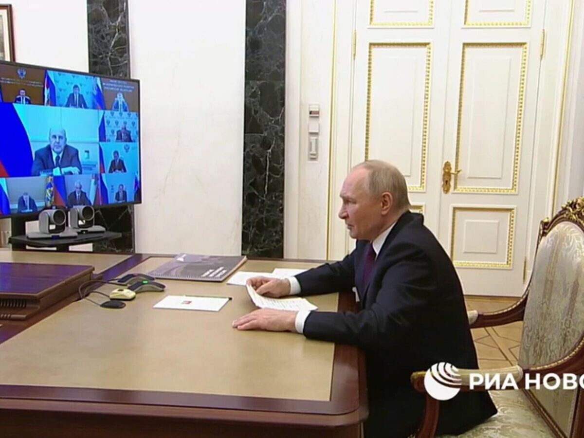    Путин о создании буферной зоны безопасности у границы© Пул