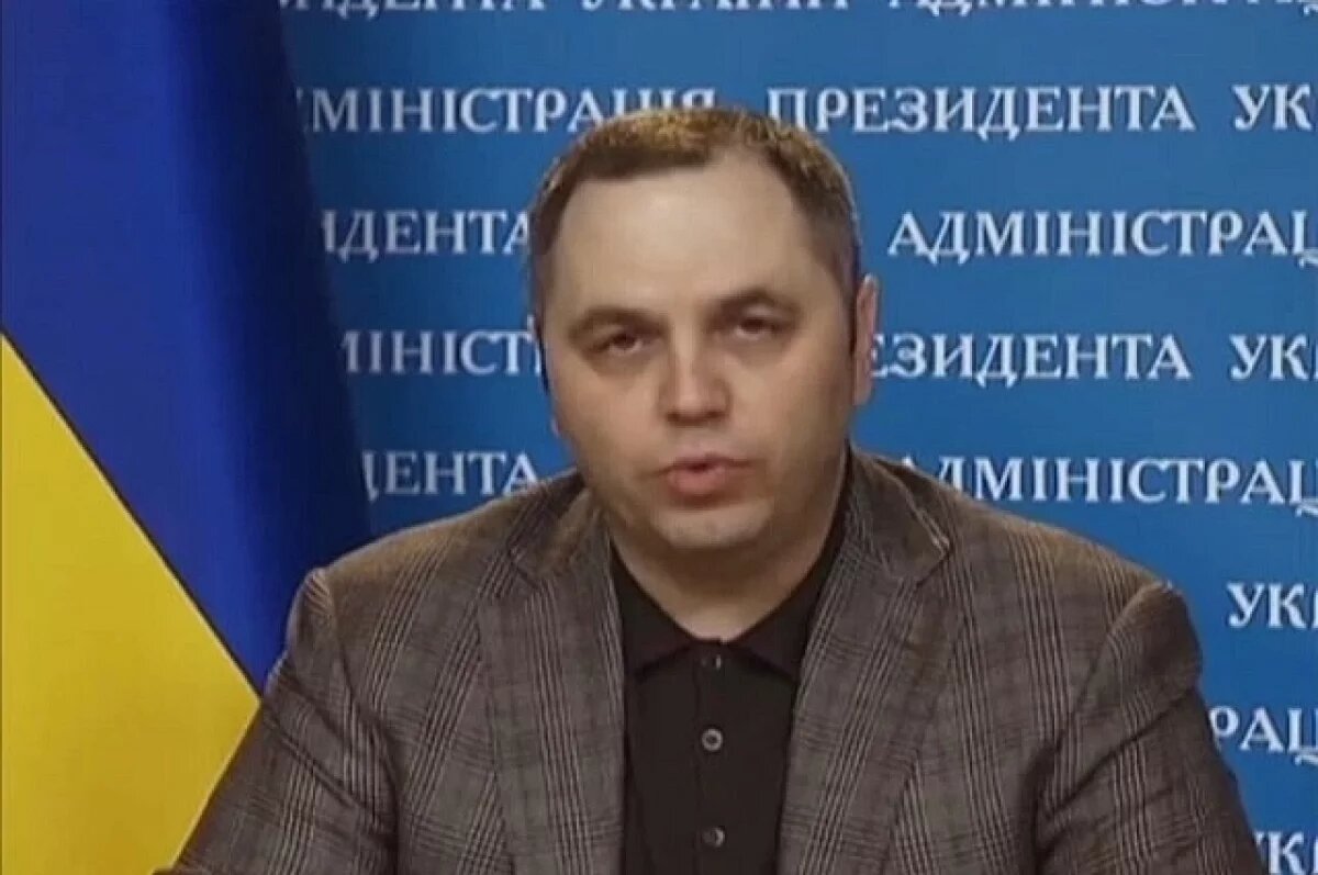    EFE: убийца выстрелил в советника Януковича Портнова не менее девяти раз