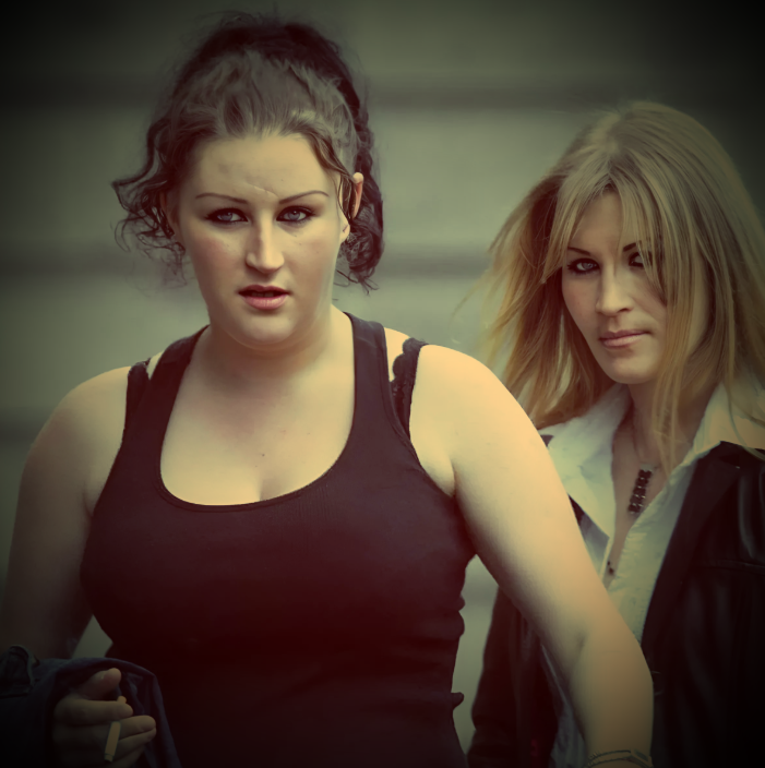 Фотография Шарлотты (слева) и Линды (справа) Малхолл