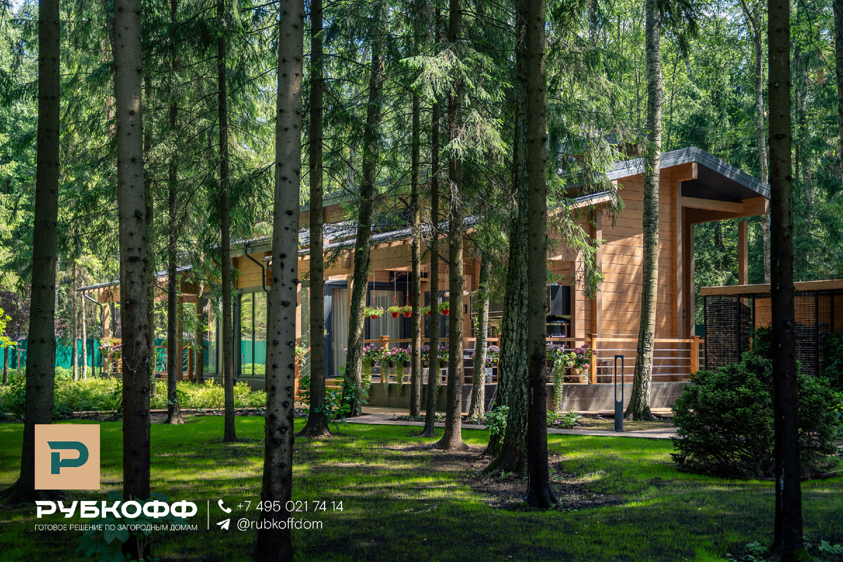 Банный комплекс в лесу от РУБКОФФ из кедрового клееного бруса