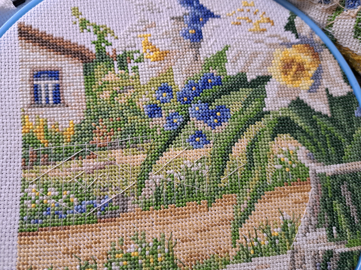 Пытка бэкстичем на заборе