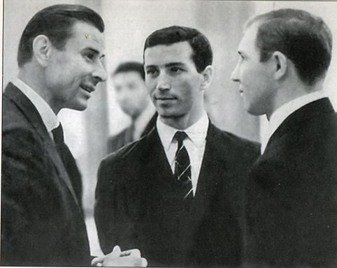 Валерий Попенченко (крайний справа) с олимпийскими чемпионами Львом Яшиным и Марком Ракитой, Фото из архива журнала «ФиС»