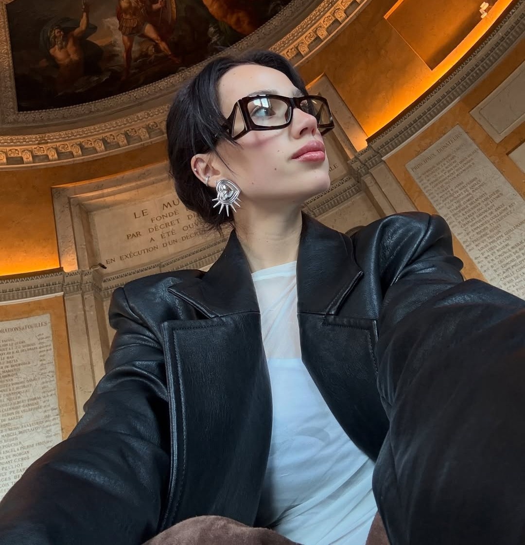    Алина Загитова недавно побывала в ПарижеСоцсети Алины Загитовой