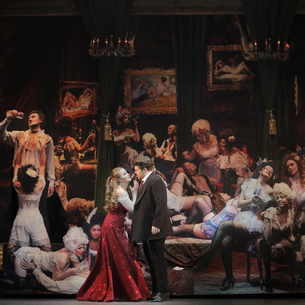     «Травиату» в постановке Дмитрия Бертмана и «Геликон-оперы» покажут в рамках проекта «Театр в кино»