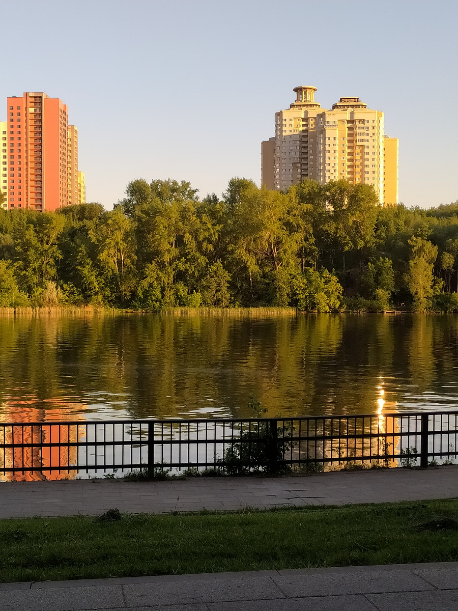 Тихий летний вечер в мае