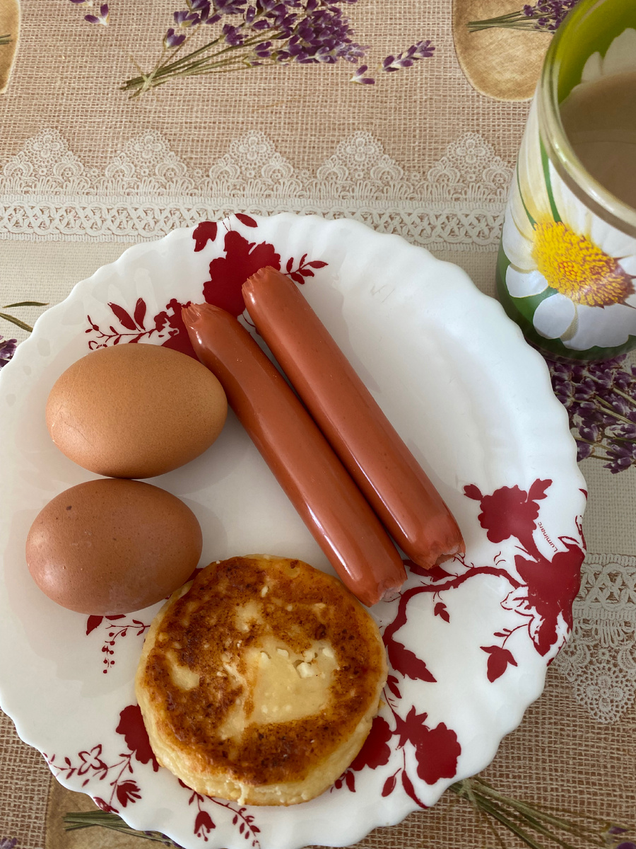 Завтрак в 9:15.