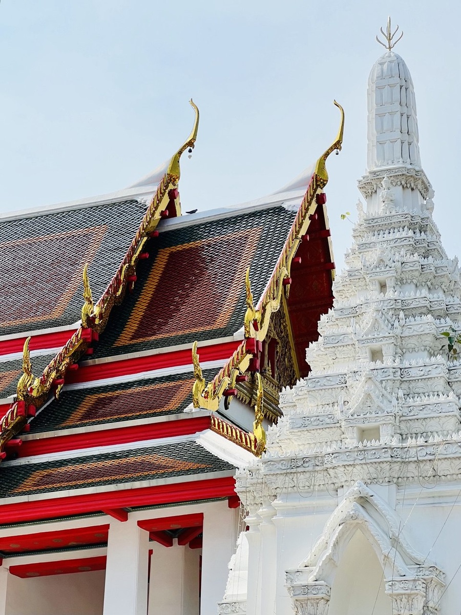 Храм в 5 минутах пешком от отеля