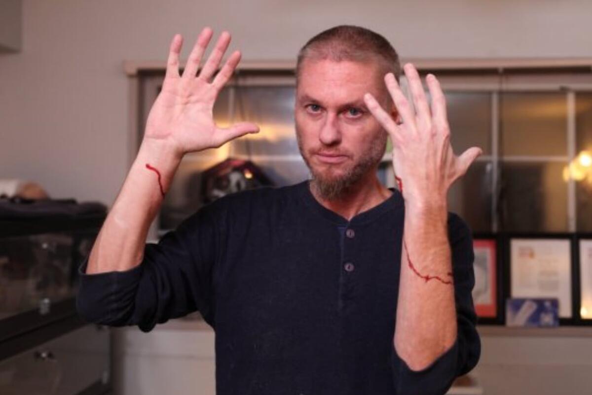 Тим Фриде во время эксперимента