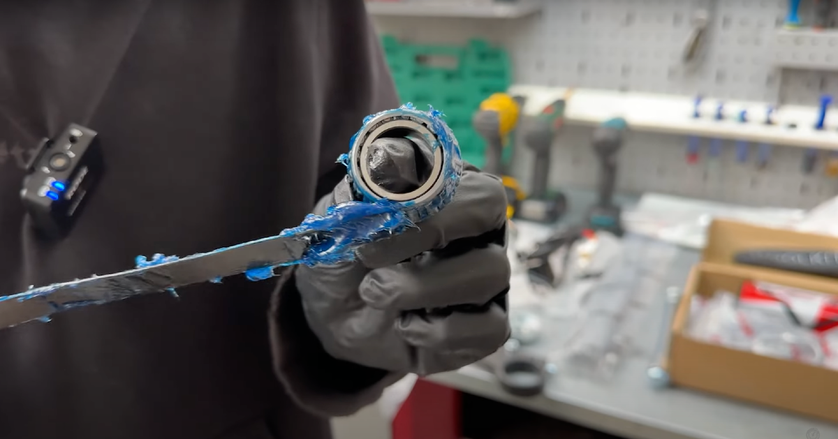 Смазка — залог долгой жизни питбайка