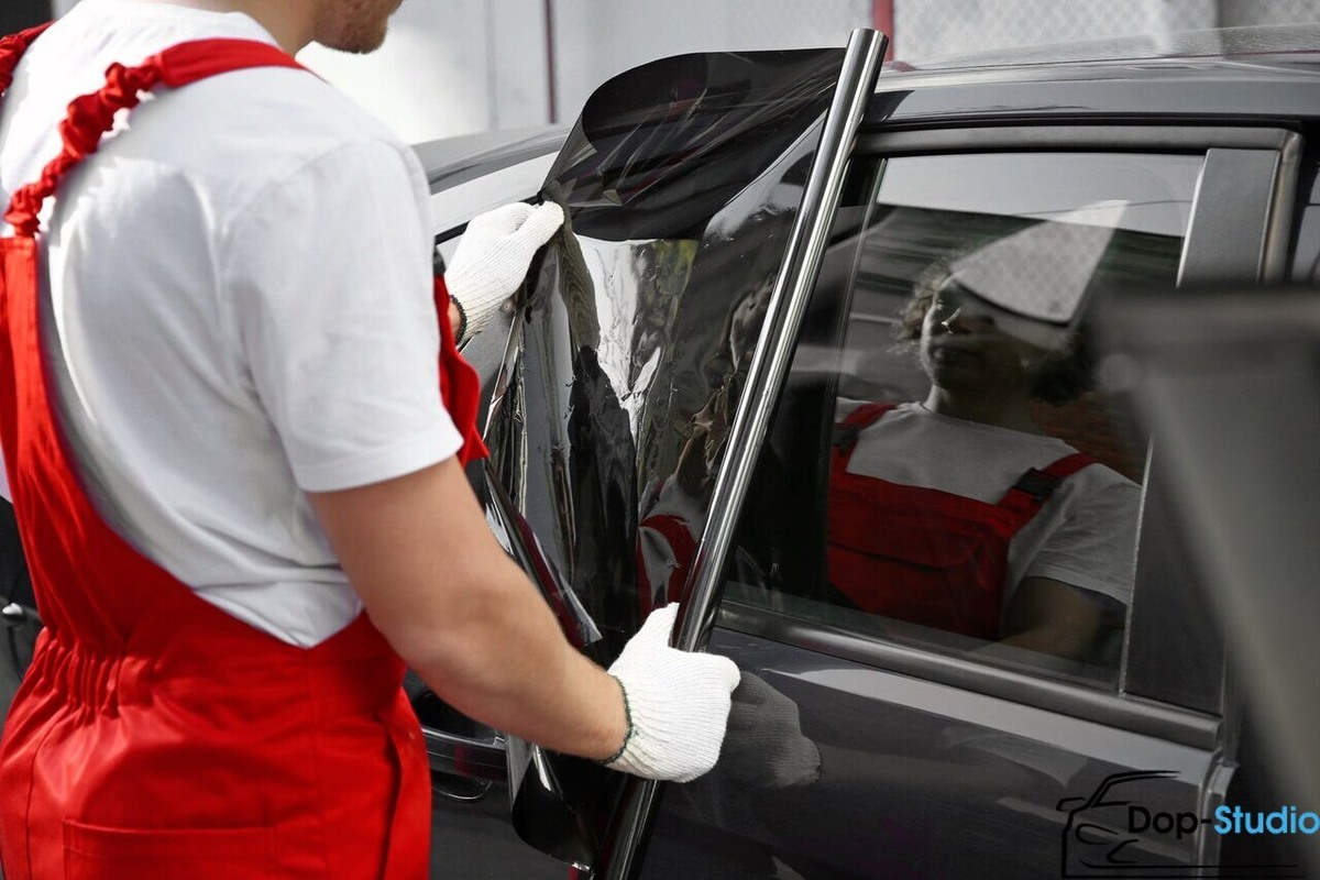 как делают тонировку стекол авто