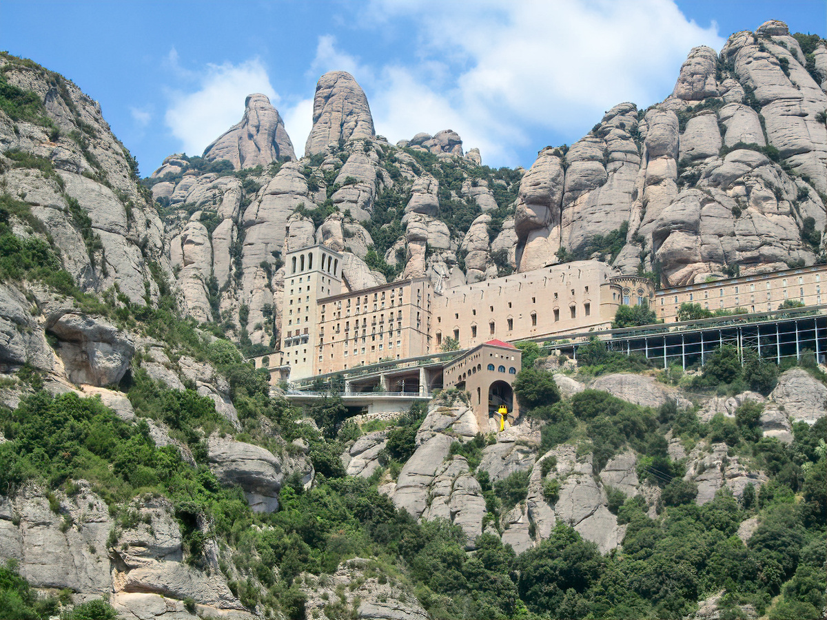 Монастырь в горах