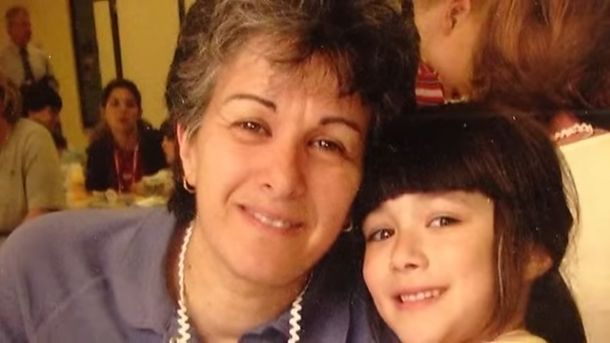 Сара Стёрн с матерью. Реальное фото.