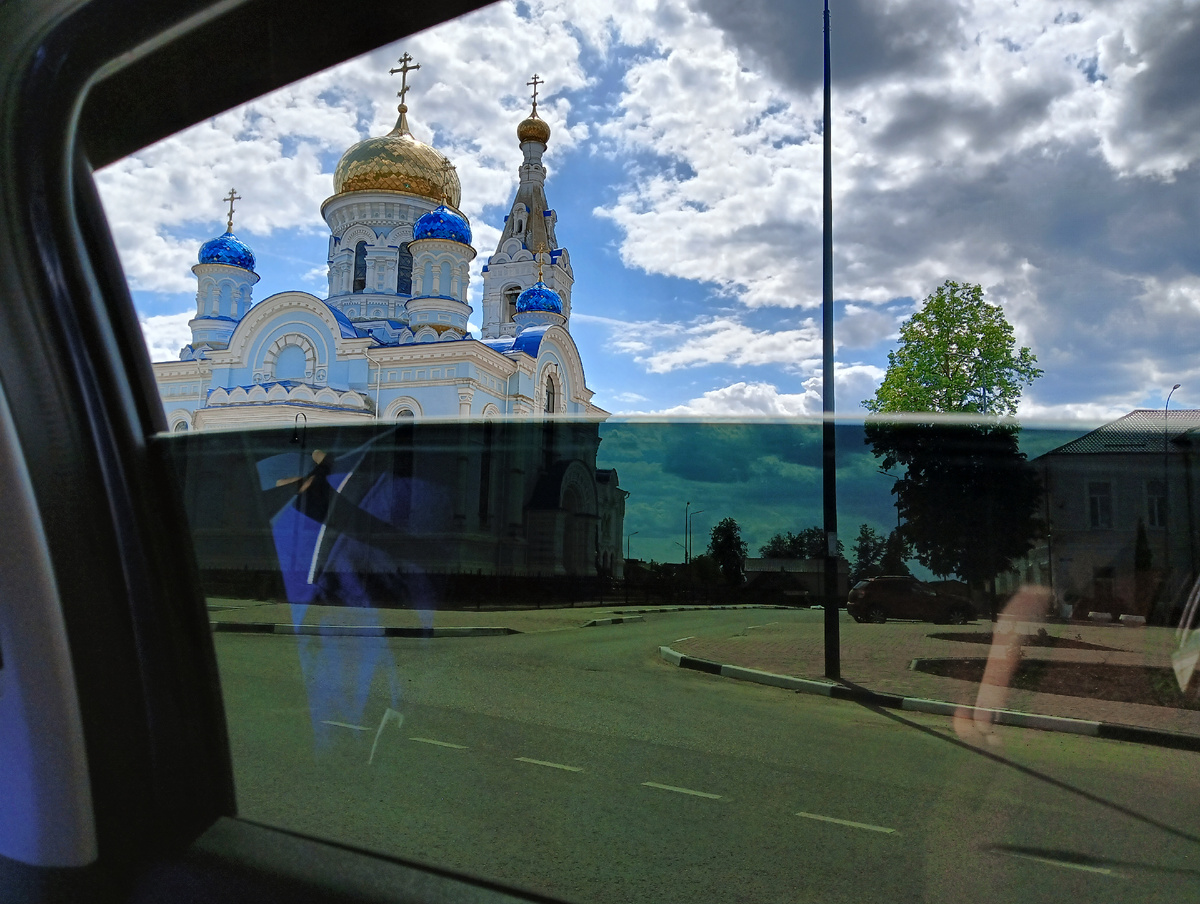 По городу не успели погулять, сделала фото уже из машины 😁