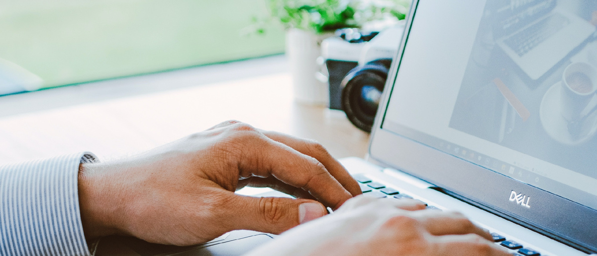 Современные технологии позволяют пройти процедуру банкротства без личных визитов в суд. Дистанционное банкротство — это законный способ избавиться от долгов, используя электронные сервисы и онлайн-подачу документов. Разберёмся, как это работает на практике.