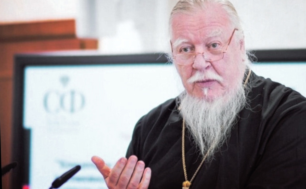 Димитрий Смирнов (07.03.1951 — 21.10.2020 гг.) — протоиерей, церковный и общественный деятель.