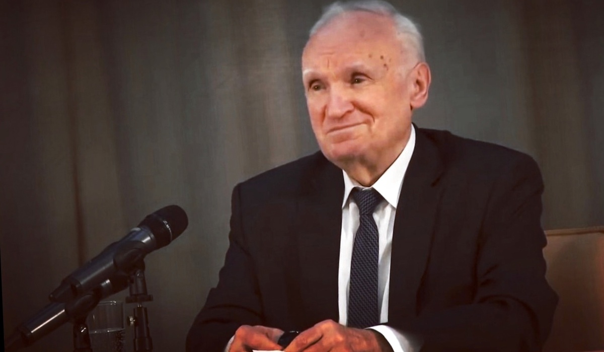 Алексей Ильич Осипов — учёный-богослов, педагог, доктор богословия, заслуженный профессор Московской Духовной Академии и Семинарии, писатель, публицист, проповедник.