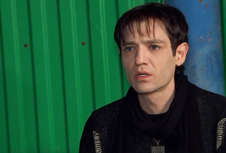 В выпуске «Битвы сильнейших» Шепс поначалу задался вопросом, какой зеленый забор ему нужно найти. Кадр: «Экстрасенсы. Битва сильнейших» / Rutube