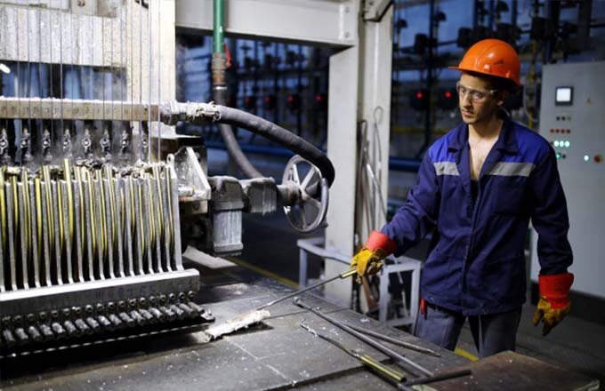 ООО «Абинский электрометаллургический завод» (на фото) принадлежит семье депутата Госдумы РФ от Краснодарского края Ивана Демченко