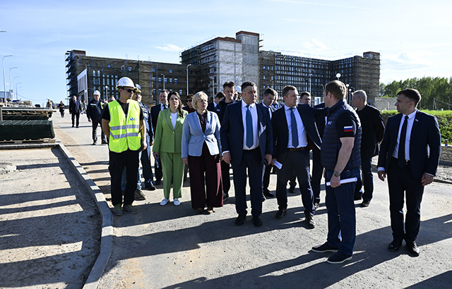 В ходе рабочей поездки в Бежецк губернатор посетил строительство корпуса ЦРБ