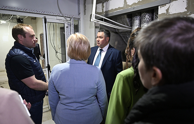 В ходе рабочей поездки в Бежецк губернатор посетил строительство корпуса ЦРБ