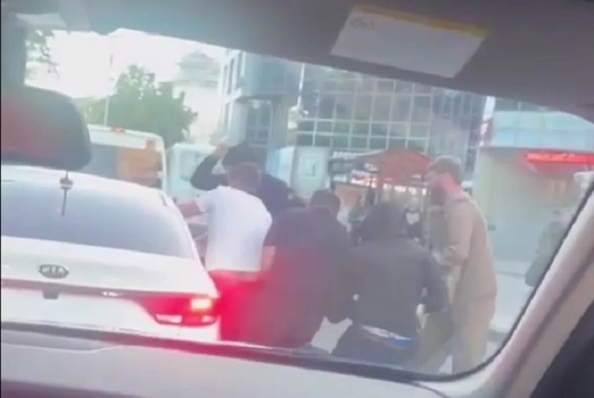    Человека похитили в центре Ставрополя люди из машины с номерами КЧР