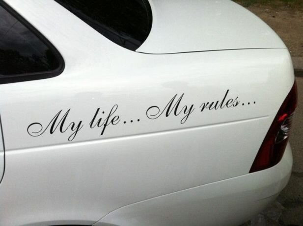 На маркетплейсах все еще продается, так что будьте осторожны. Поищите ради смеха историю ее (фразы) появления