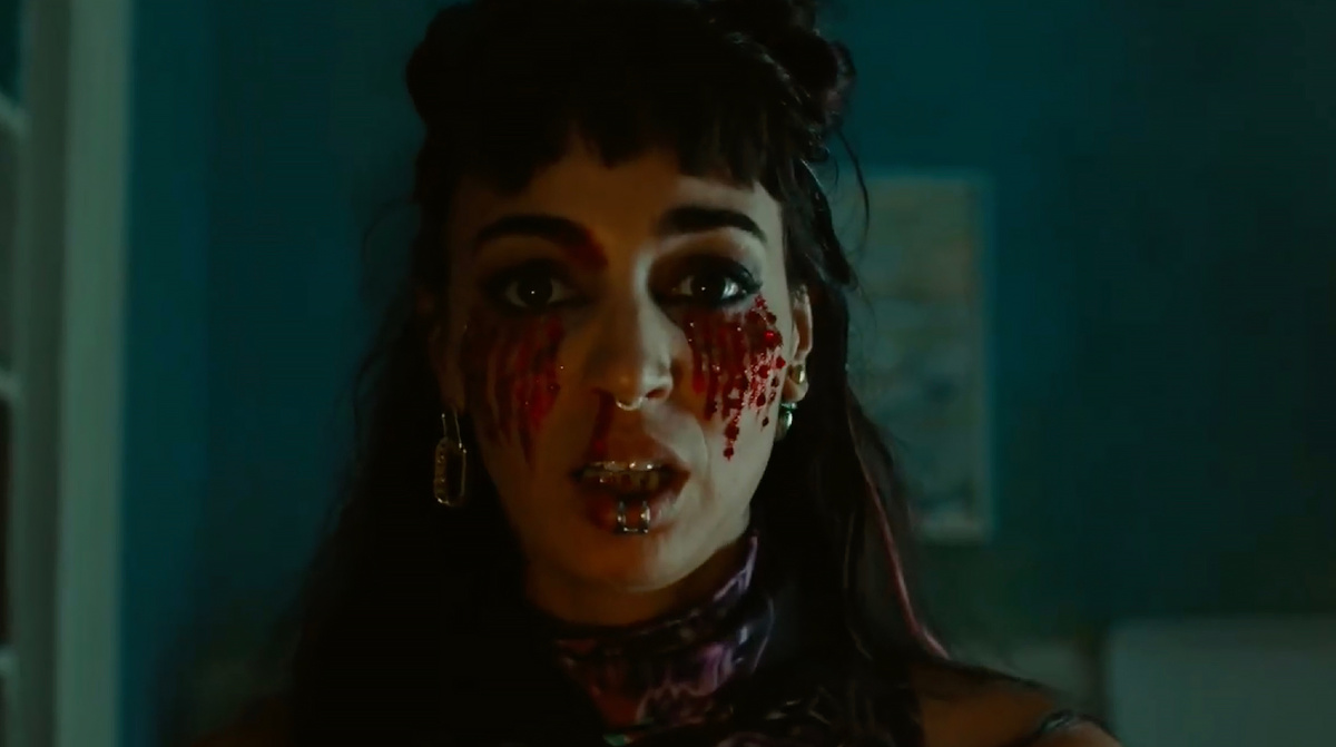 Кадр из фильма "Девушки на балконе"