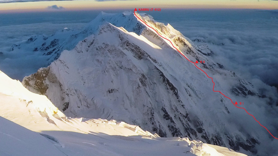 Открыт новый маршрут в районе Канченджанги. Кабру I (7412 м)