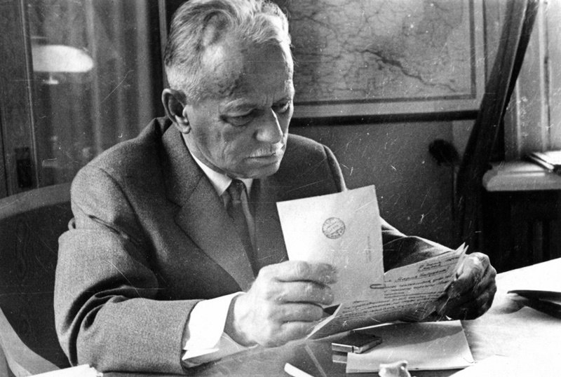    Во время Великой Отечественной войны Шолохов служил военным корреспондентом. Побывал на семи фронтах, был ранен и заработал тяжелейшую контузию. Фото: АиФ