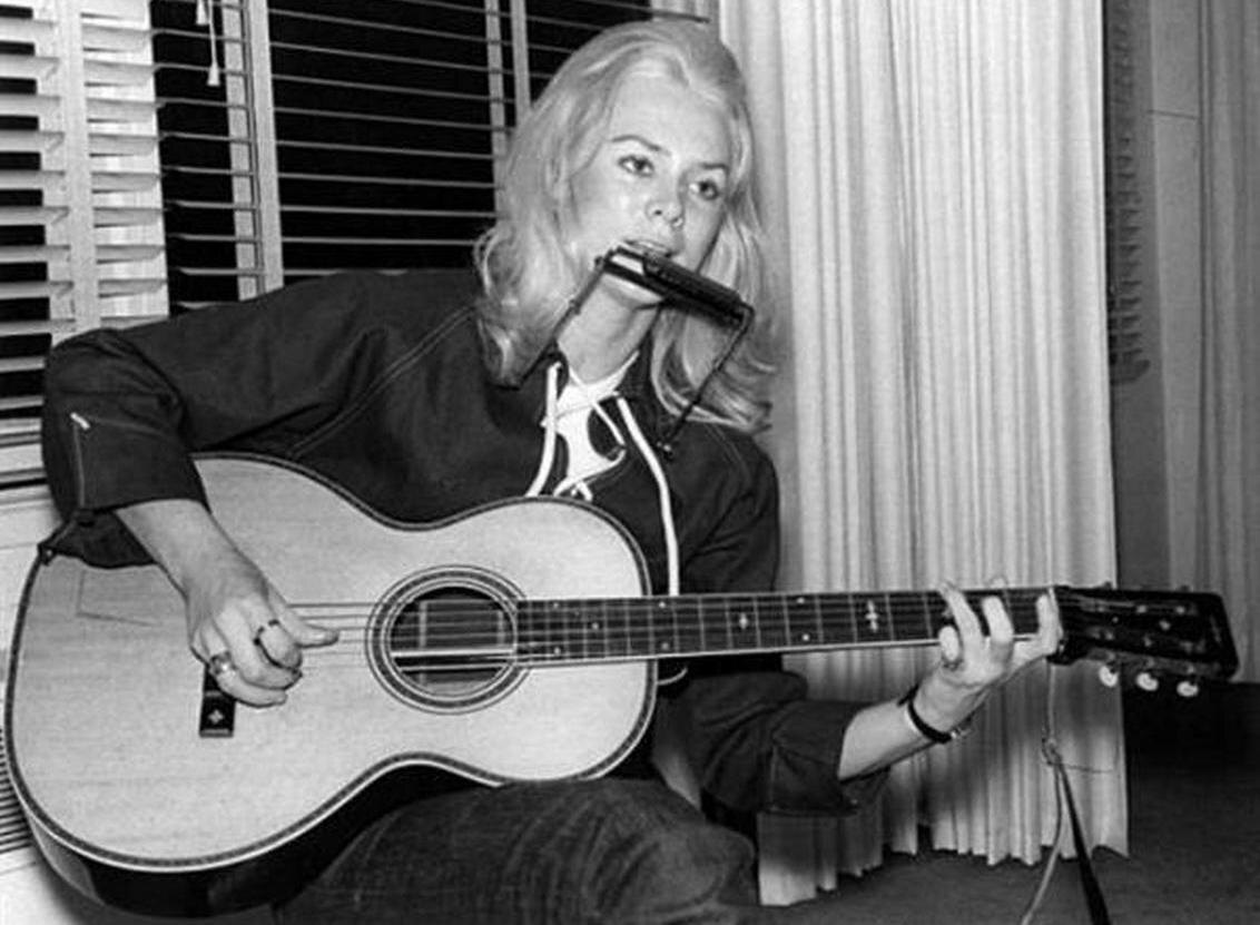 Джеки ДеШеннон