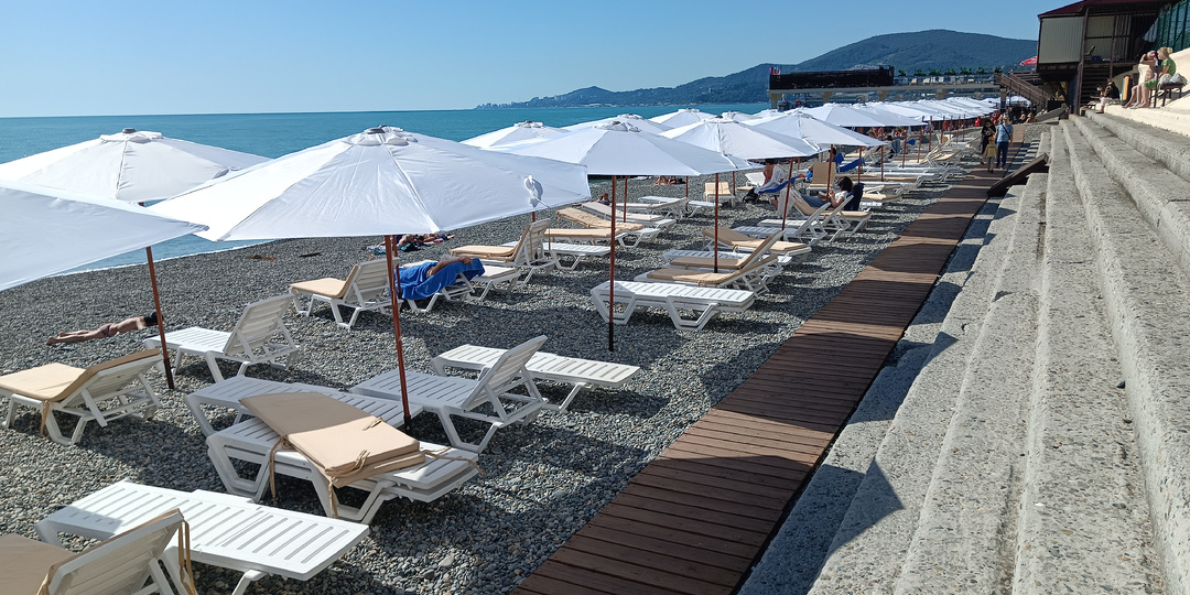 Курортный Городок Адлера в конце мая. Фото репортаж.