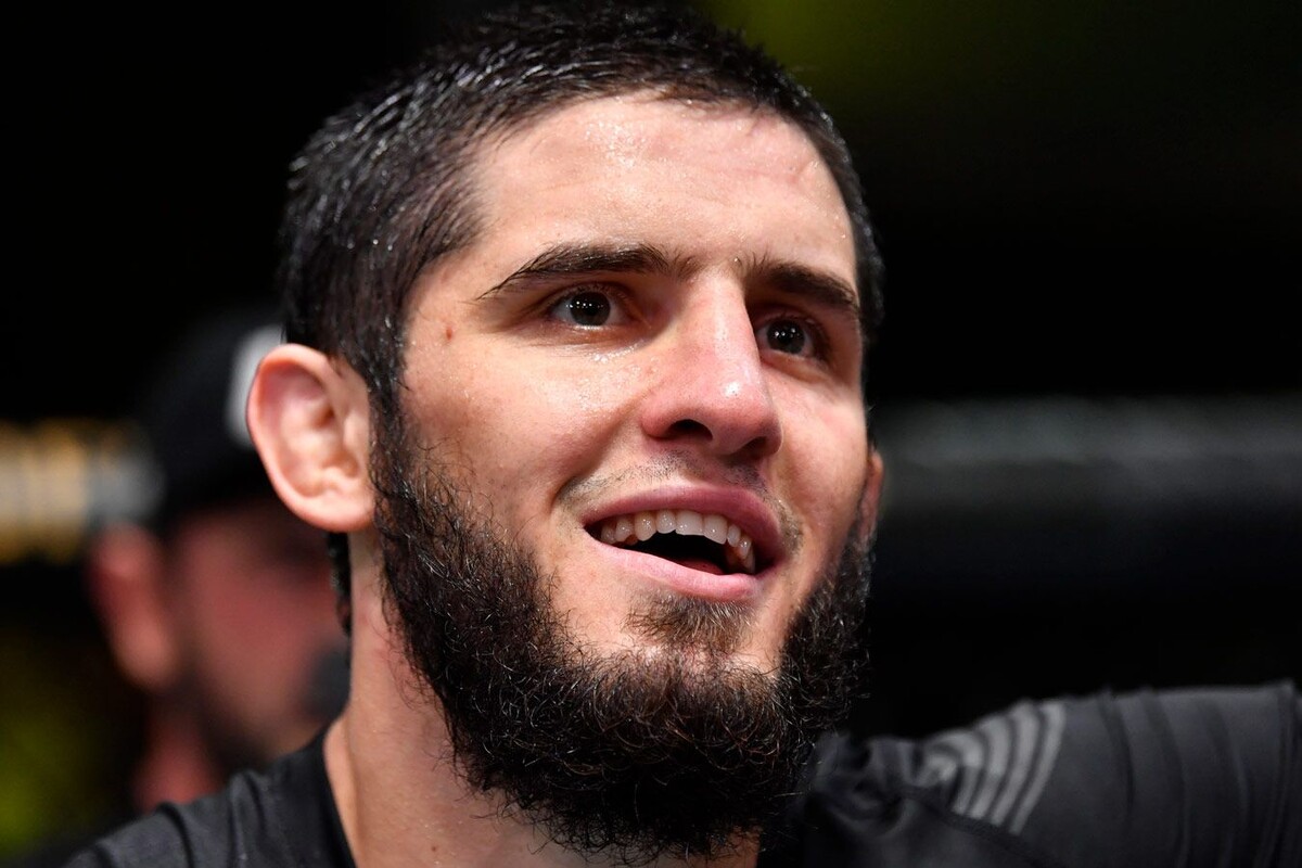 Ислам Махачев