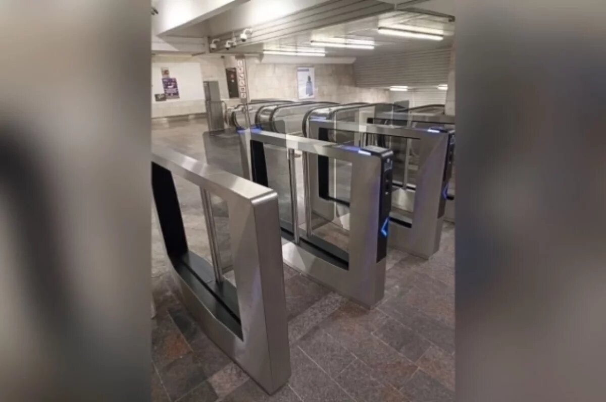    Новые турникеты установили на станции метро «Площадь Ленина» в Новосибирске