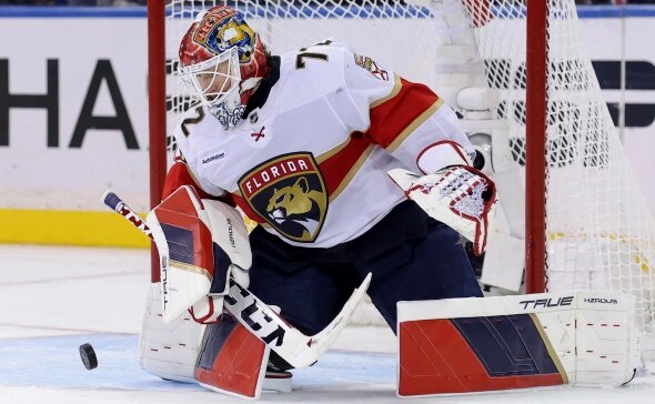 Бобровский отбивал всё, что летело в ворота.  фото: картинки яндекс.