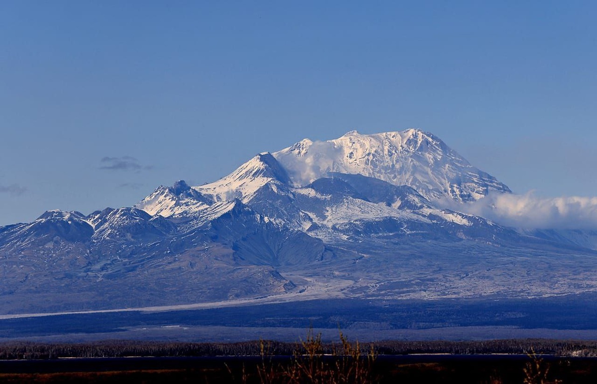 Вулкан Шивелуч 18 мая 2025 г. / Юрий Демянчук